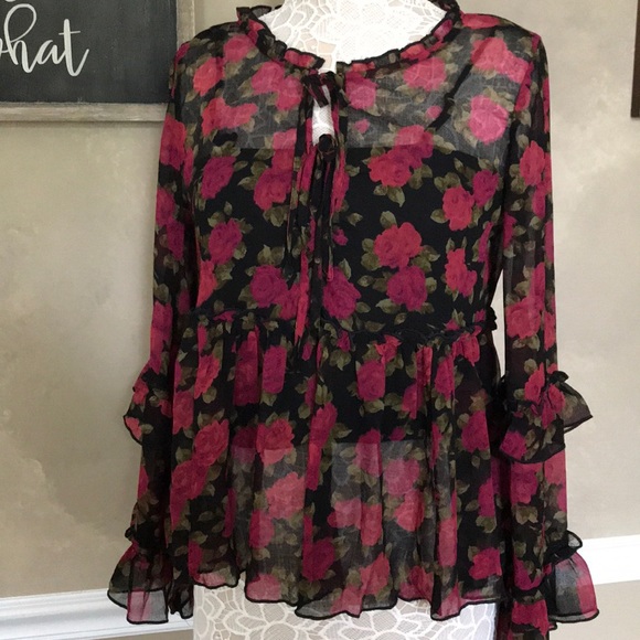 American Eagle Outfitters Tops - American Eagle Outfitters Boho floral top size M